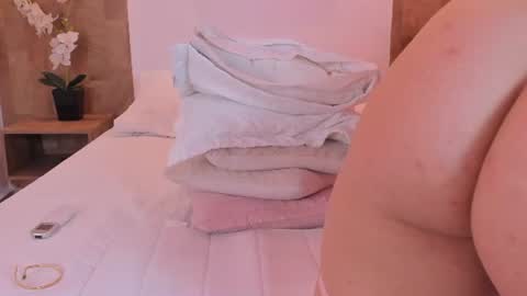 Snapshot of isabella_winkler chatting on July 6, 2026, 3:03 pm isabella_winkler online show from July 6, 2026, 3:03 pm