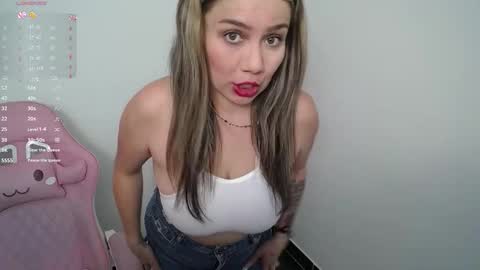 isabella_wish1 online show from December 23, 2025, 3:04 am