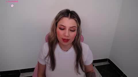 Snapshot of isabella_wish1 chatting on July 8, 2026, 2:38 am isabella_wish1 online show from July 8, 2026, 2:38 am