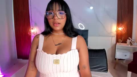 isabella zc online show from November 16, 2025, 2:22 pm