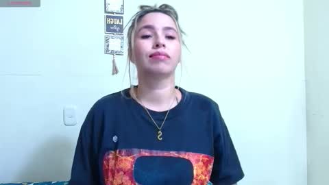 Snapshot of isabellaa_smith03 chatting on March 24, 2026, 12:04 am isabellaa_smith03 online show from March 24, 2026, 12:04 am