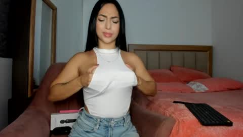 ISABEL online show from April 22, 2026, 7:26 pm