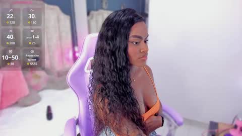 Snapshot of isabellabroms21 chatting on December 7, 2024, 9:00 pm v online show from December 7, 2024, 9:00 pm