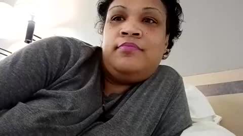 Isabella online show from February 24, 2026, 9:02 pm