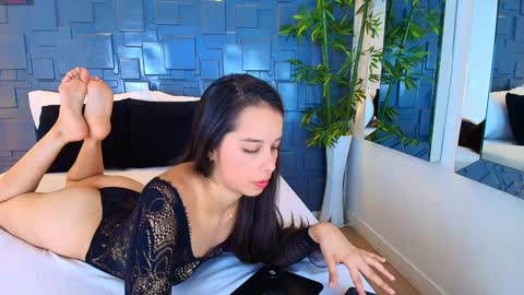 Snapshot of isabellacopper chatting on December 10, 2024, 10:58 pm Isabella online show from December 10, 2024, 10:58 pm