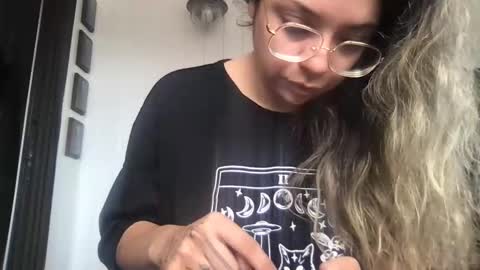 isabellaelizabeth online show from March 3, 2026, 5:30 pm