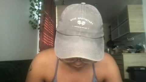 isabellaelizabeth online show from July 22, 2026, 9:39 pm