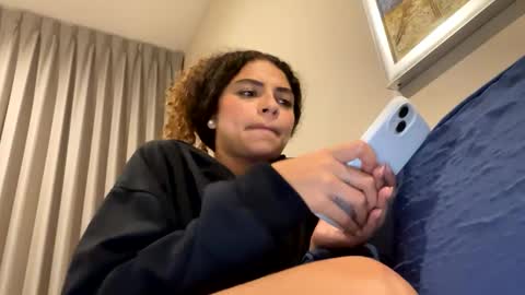 Isabella.. back again  online show from February 11, 2025, 1:41 am