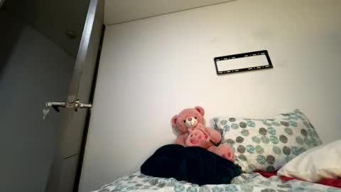 Isabella.. back again  online show from February 1, 2026, 3:16 am