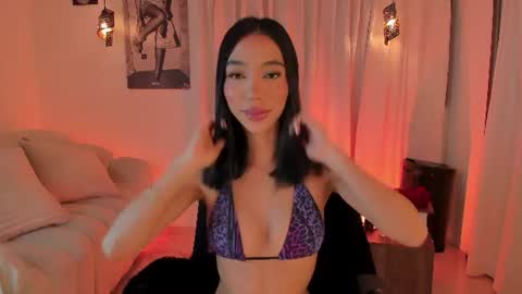 Snapshot of isabellalux_ chatting on June 18, 2026, 5:39 pm ISABELLA online show from June 18, 2026, 5:39 pm