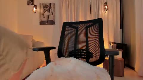 Snapshot of isabellalux_ chatting on June 26, 2026, 5:28 pm ISABELLA online show from June 26, 2026, 5:28 pm