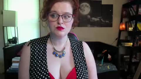 isabellamariedarcy online show from April 30, 2026, 5:41 pm