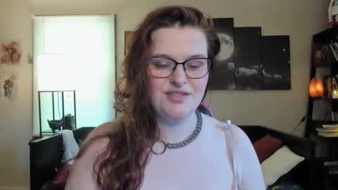 isabellamariedarcy online show from May 4, 2026, 6:26 pm