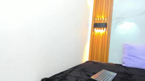 Snapshot of isabellamonet chatting on November 14, 2025, 11:09 am isabellamonet online show from November 14, 2025, 11:09 am