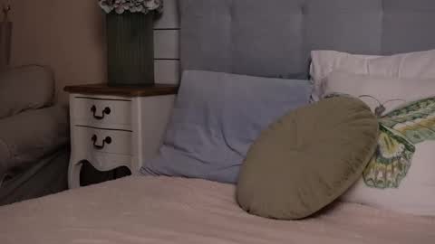 Snapshot of isabellamyst chatting on May 8, 2026, 8:14 pm IsabellaMyst online show from May 8, 2026, 8:14 pm