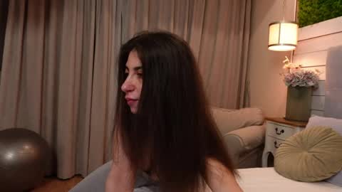 Snapshot of isabellamyst chatting on May 22, 2026, 8:03 pm IsabellaMyst online show from May 22, 2026, 8:03 pm