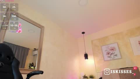 Snapshot of isabellasweet__ chatting on May 8, 2026, 3:45 am online show from May 8, 2026, 3:45 am