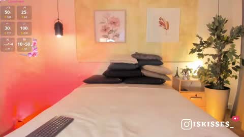 Snapshot of isabellasweet__ chatting on June 26, 2026, 4:06 am online show from June 26, 2026, 4:06 am