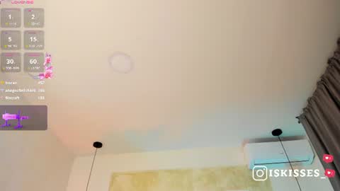 Snapshot of isabellasweet__ chatting on July 7, 2026, 7:23 am online show from July 7, 2026, 7:23 am
