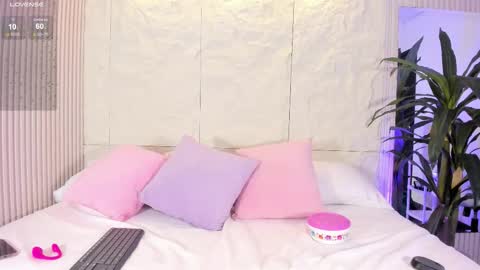 Snapshot of isabellax21 chatting on November 5, 2025, 4:01 am Isa online show from November 5, 2025, 4:01 am