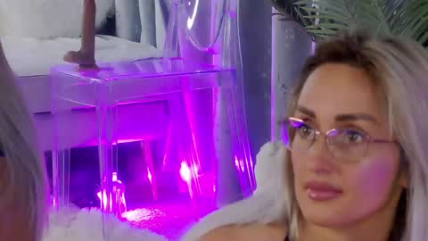 Snapshot of isabelleethan chatting on June 10, 2026, 1:39 am IsabelleEthan online show from June 10, 2026, 1:39 am
