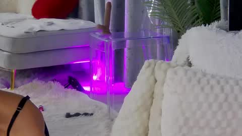 Snapshot of isabelleethan chatting on June 12, 2026, 2:10 am IsabelleEthan online show from June 12, 2026, 2:10 am