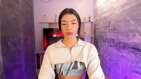 Snapshot of isabellefoxx chatting on January 8, 2025, 5:27 am Isa online show from January 8, 2025, 5:27 am