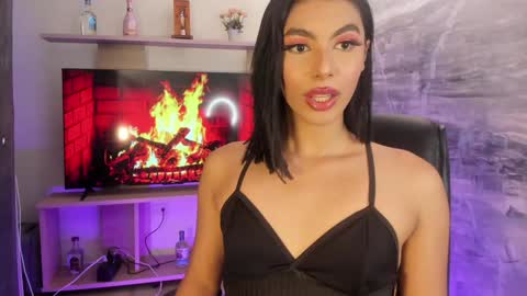 Snapshot of isabellefoxx chatting on January 15, 2025, 4:57 am Isa online show from January 15, 2025, 4:57 am