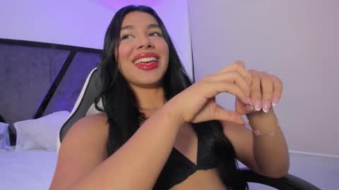 Snapshot of isabellefoxx chatting on September 25, 2025, 10:35 pm Isa online show from September 25, 2025, 10:35 pm