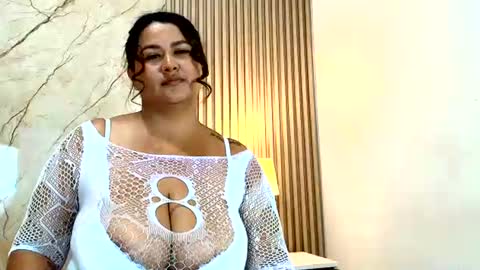 Snapshot of isabellmendez_ chatting on July 24, 2026, 10:30 pm IsabellMendez online show from July 24, 2026, 10:30 pm