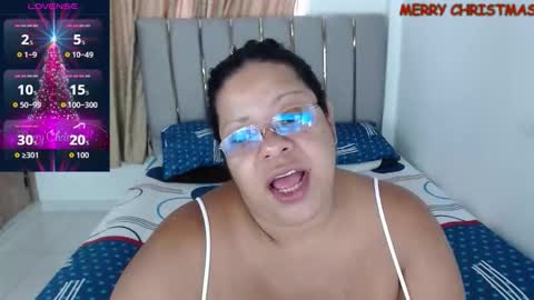Snapshot of isahot_latin_doll chatting on December 17, 2025, 6:36 pm isa online show from December 17, 2025, 6:36 pm