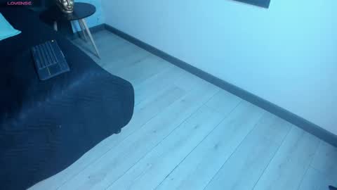 I S A  S AN D E R S  online show from November 8, 2025, 7:12 pm