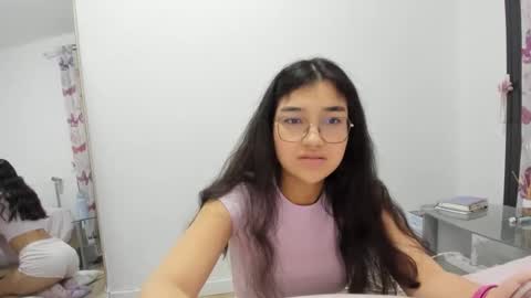 Isa Suarez online show from March 2, 2026, 6:15 pm