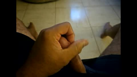 Snapshot of iscrewinutibolt chatting on December 17, 2025, 11:16 am Carlos online show from December 17, 2025, 11:16 am