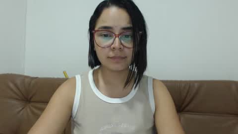 Snapshot of isemma chatting on September 12, 2025, 3:17 am Emma online show from September 12, 2025, 3:17 am