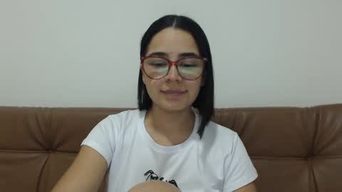 Snapshot of isemma chatting on October 4, 2025, 3:48 am Emma online show from October 4, 2025, 3:48 am