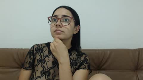 Snapshot of isemma chatting on November 8, 2025, 3:07 am Emma online show from November 8, 2025, 3:07 am