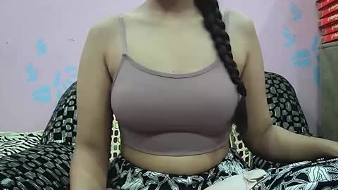 Snapshot of ishika_singh_ chatting on March 24, 2026, 1:43 am ishika_singh_ online show from March 24, 2026, 1:43 am