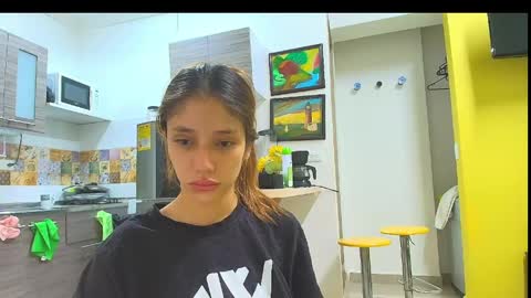 Snapshot of isis_pink chatting on May 25, 2026, 12:00 pm Alaya online show from May 25, 2026, 12:00 pm