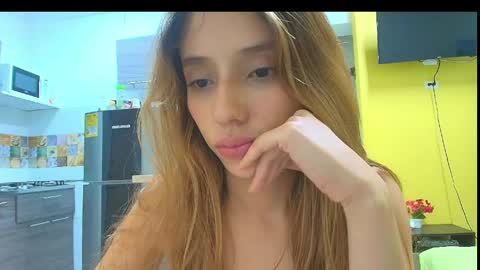 Snapshot of isis_pink chatting on June 5, 2026, 6:09 am Alaya online show from June 5, 2026, 6:09 am