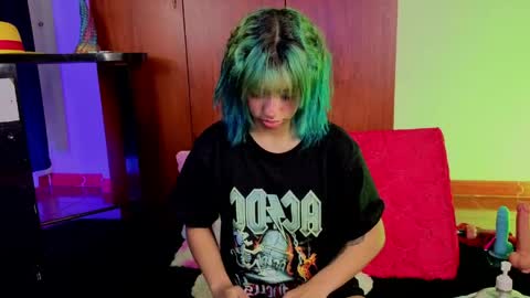 Snapshot of isisjones18 chatting on April 3, 2026, 1:47 am Isisjones18 online show from April 3, 2026, 1:47 am