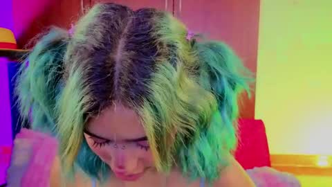 Snapshot of isisjones18 chatting on May 5, 2026, 3:25 am Isisjones18 online show from May 5, 2026, 3:25 am
