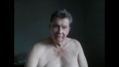 island625103 online show from February 25, 2025, 9:02 pm