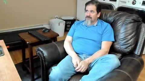 Snapshot of islandguy70 chatting on April 22, 2026, 10:00 pm Jim online show from April 22, 2026, 10:00 pm