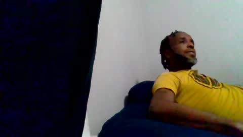 Snapshot of islandmaker chatting on June 13, 2026, 6:33 am islandmaker online show from June 13, 2026, 6:33 am
