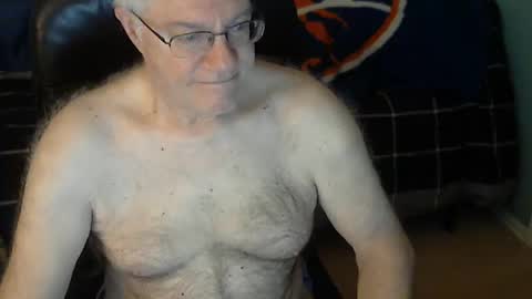 Snapshot of islesman22 chatting on December 7, 2024, 10:56 am islesman22 online show from December 7, 2024, 10:56 am