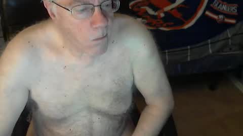 islesman22 online show from April 28, 2026, 9:14 am
