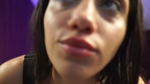 Snapshot of islucycherry chatting on May 20, 2026, 4:29 am Lucy online show from May 20, 2026, 4:29 am