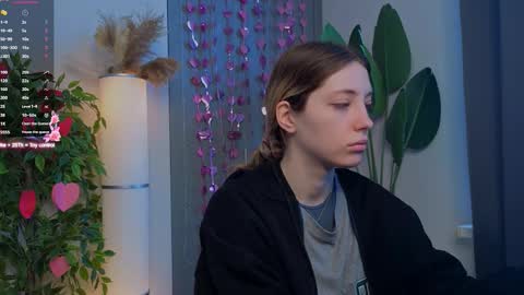 Emilia online show from February 26, 2026, 6:12 am