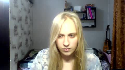 Snapshot of isolli chatting on June 16, 2026, 2:41 pm Olli online show from June 16, 2026, 2:41 pm